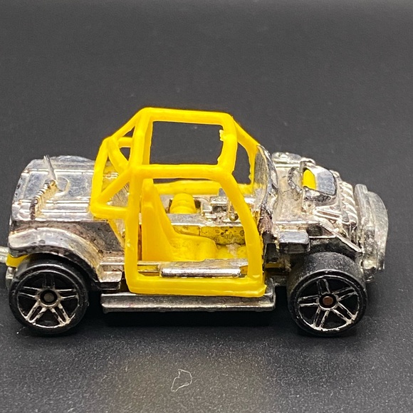 Hot Wheels Bundle of 5 Corvette-VW Bug-Yellow Morris Mini-Tomb Up-Supdogg - Picture 3 of 14